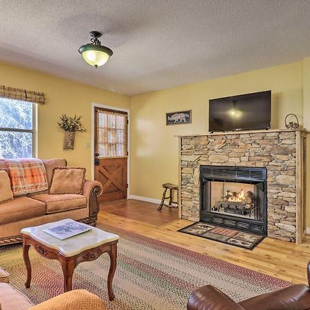 Creekside Retreat With Deck, 18 Miles To Wolf Ridge Villa Weaverville Exterior photo